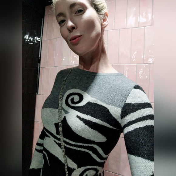 Diane Von Ferstenberg Berlin Long Sleeve Fitted Wool Sweater Dress XS - Picture 9 of 10